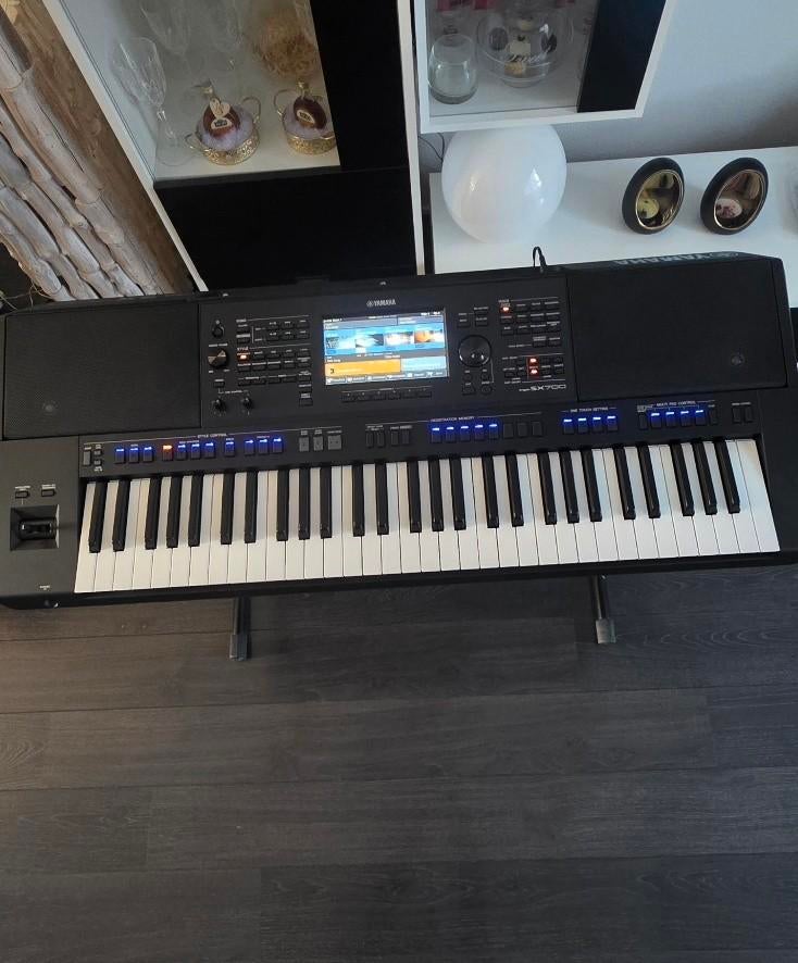Yamaha PSR-SX700, Muziek en Instrumenten, Keyboards, Ophalen, 61 toetsen, Yamaha, Midi-aansluiting
