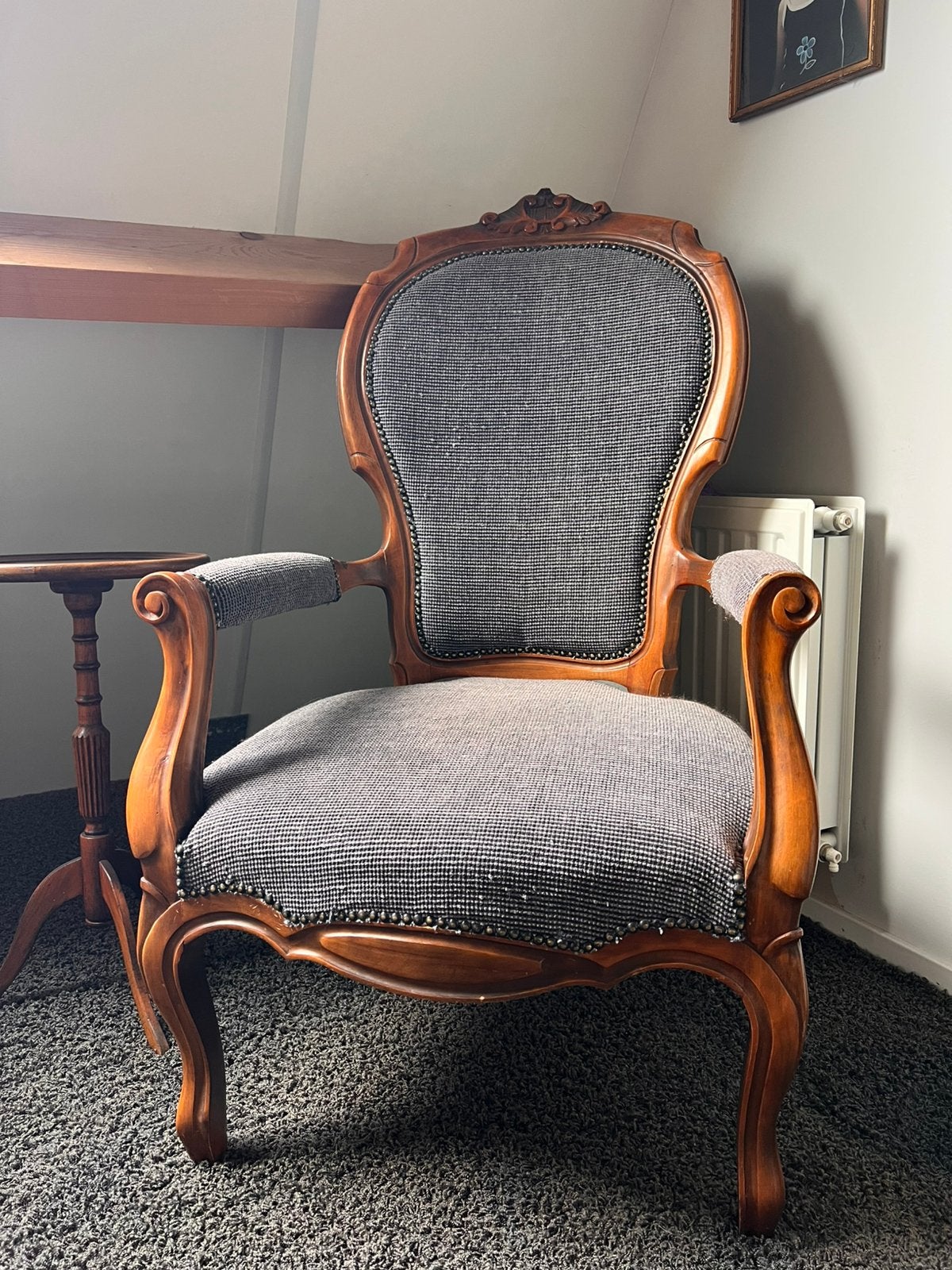 een prachtige klassieke Franse fauteuil in Louis XV-stijl., Antiek en Kunst, Antiek | Meubels | Stoelen en Banken, Ophalen