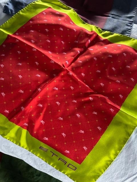 2 sjawls  Etro pure silk, Ophalen of Verzenden, Zo goed als nieuw