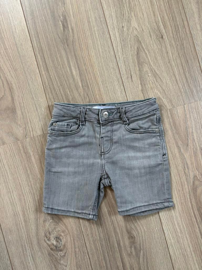 Zara spijkershort - maat 104, Ophalen of Verzenden, Zo goed als nieuw, Jongen, Broek