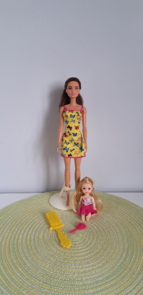 Barbie pop met klein popje & borsteltjes, Ophalen of Verzenden, Gebruikt, Barbie