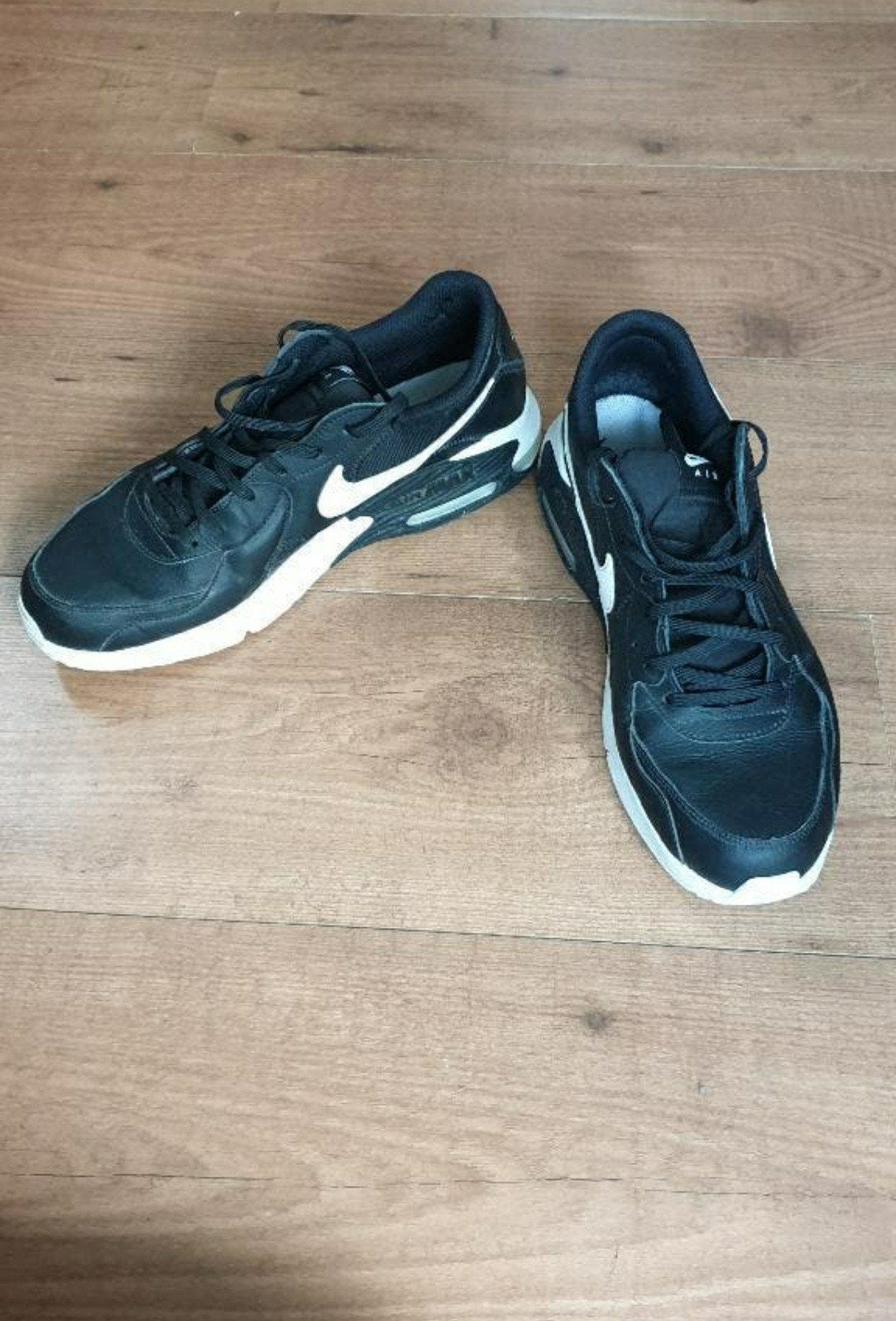 Nette Nike sneakers maat 45 - Zwart met witte accenten, Ophalen of Verzenden