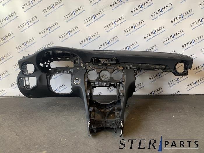 Dashboard van een Mercedes C-Klasse, Gebruikt, -, Ophalen of Verzenden, -