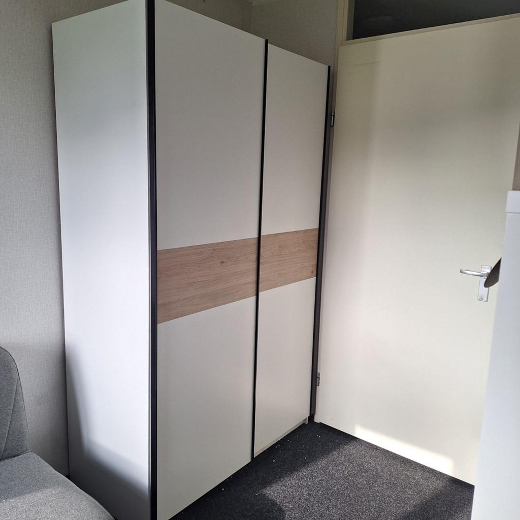 Schuifdeurkast Genua - wit/eikenkleur - 204x122x60 cm, Huis en Inrichting, Kasten | Kledingkasten, Ophalen, Met deur(en), 100 tot 150 cm