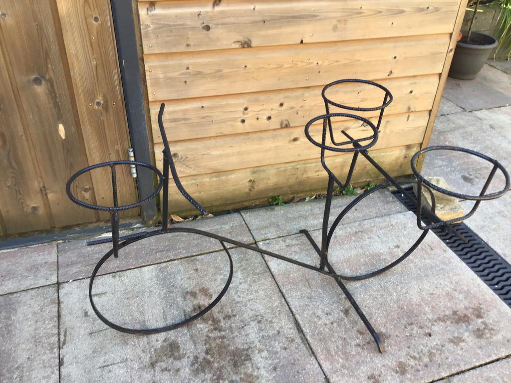 Bloempotten standard, Tuin en Terras, Bloembakken en Plantenbakken, Ophalen, Rond, Zo goed als nieuw, Balkon