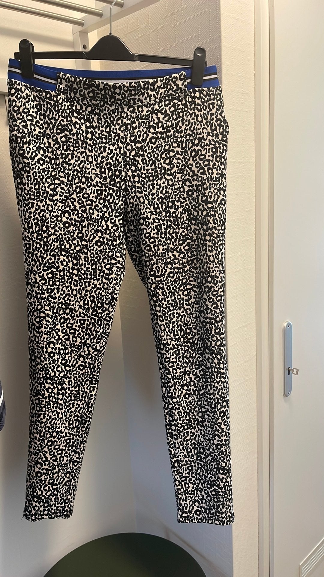 Nieuwe gave Miss Etam broek maat L. Taille is 92 centimeter., Ophalen of Verzenden, Nieuw, Maat 42/44 (L), Lang