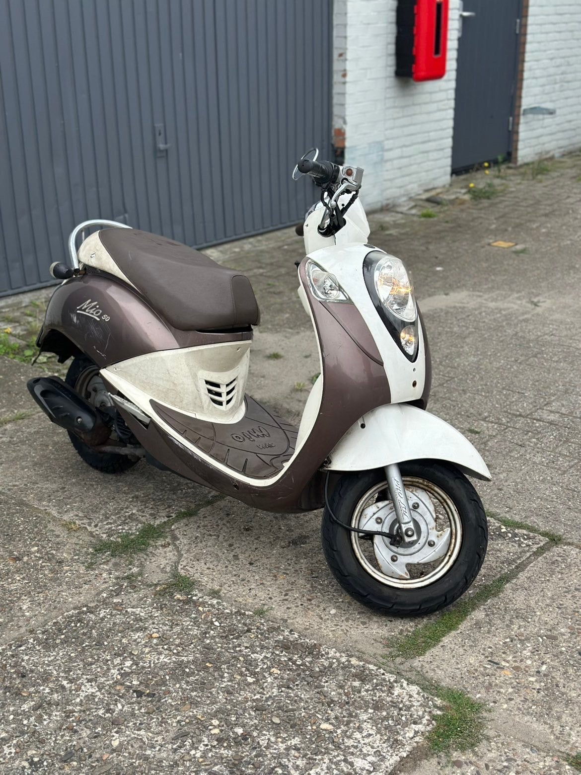 Sym mio brom, Fietsen en Brommers, Scooters | SYM, Ophalen of Verzenden, Zo goed als nieuw, Benzine, Mio