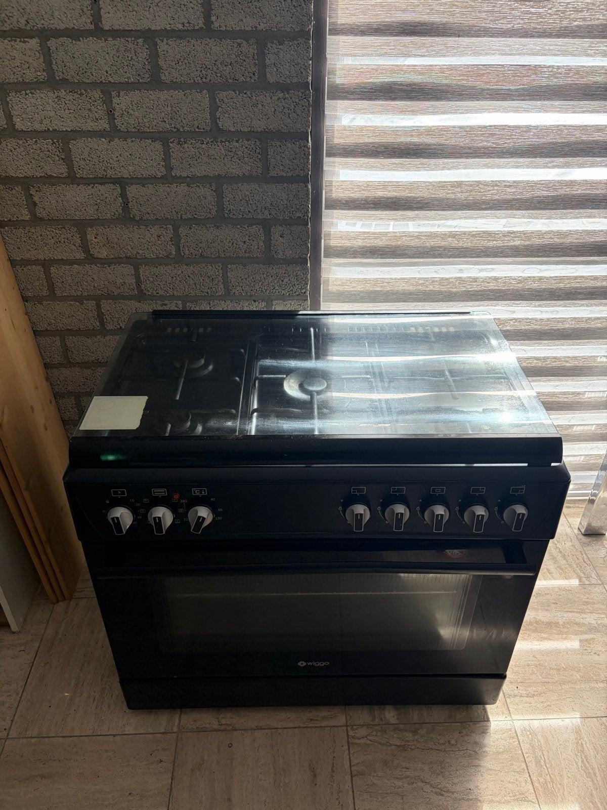 Wiggo Vrijstaand Gasfornuis met Oven - Zwart, Ophalen of Verzenden, Zo goed als nieuw