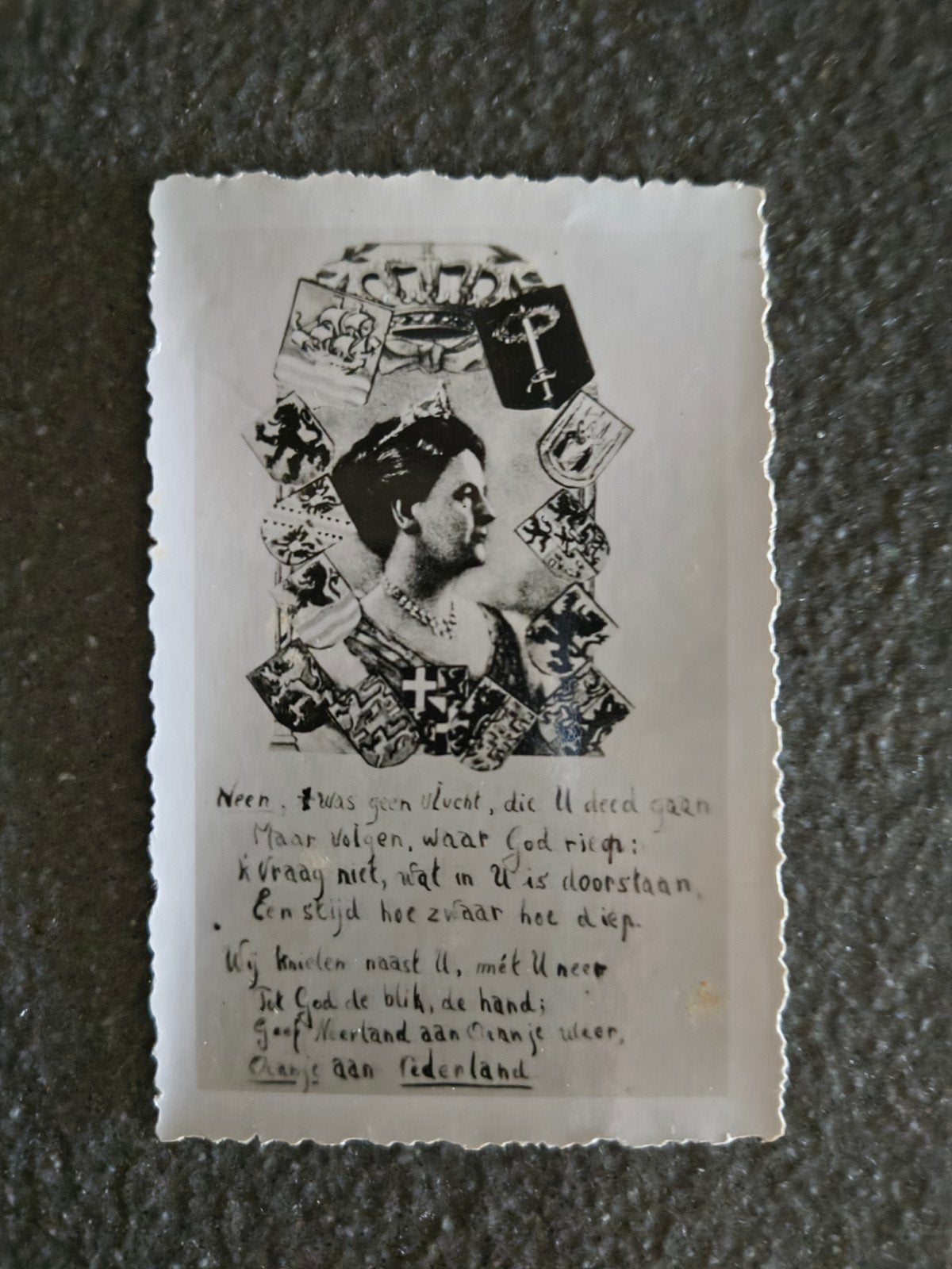 Oude foto Koningin Wilhelmina met gedicht, Verzamelen, Gebruikt, Foto, Ophalen of Verzenden, Voor 1940