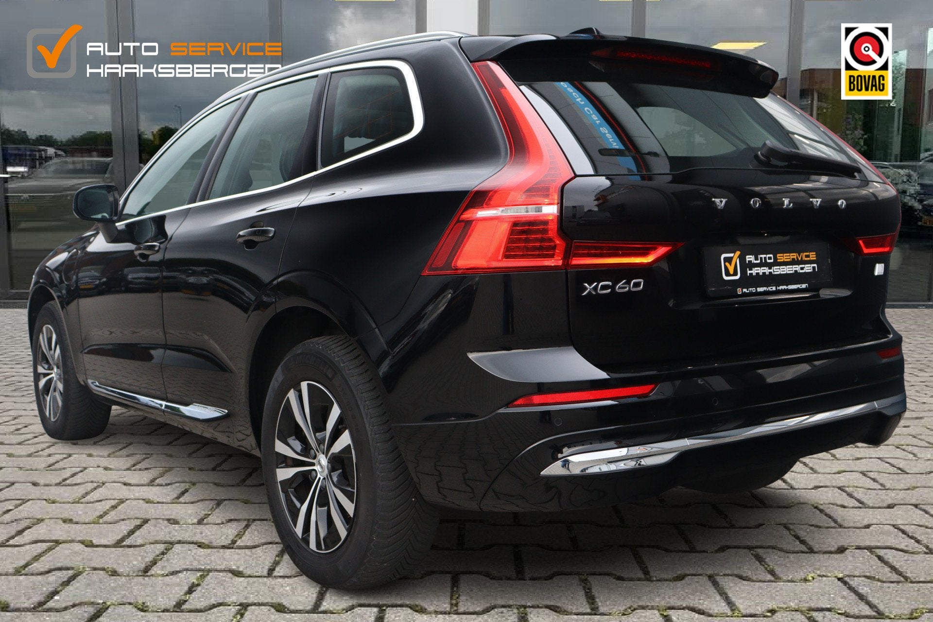 Volvo XC60 2.0 T6 Plug-in hybrid AWD Plus Dark | Pano | Trek, Automaat, Stof, Gebruikt, 4 cilinders