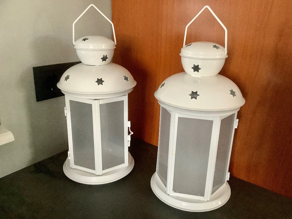 Z.g.a.n 2 grote witte windlicht/kandelaars 31 cm Hoog SET‼️, Overige materialen, Wit, Ophalen of Verzenden, Zo goed als nieuw