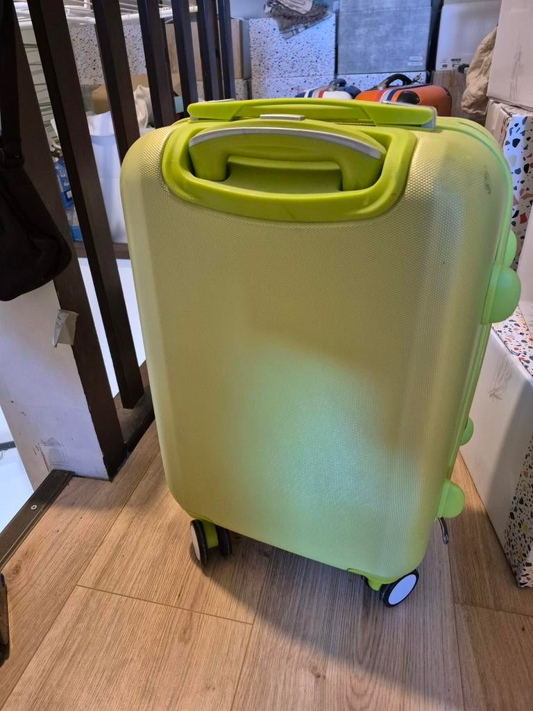 Handbagage Koffer - Perfect voor Reizen, Ophalen, Zo goed als nieuw, Hard kunststof, Wieltjes