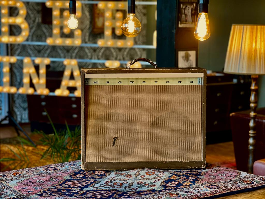 1957 Magnatone Custom 260 Vibrato 2x12 Tonemaster 35WATT, Muziek en Instrumenten, Gebruikt, Minder dan 50 watt, Inglewood CA, Magnatone