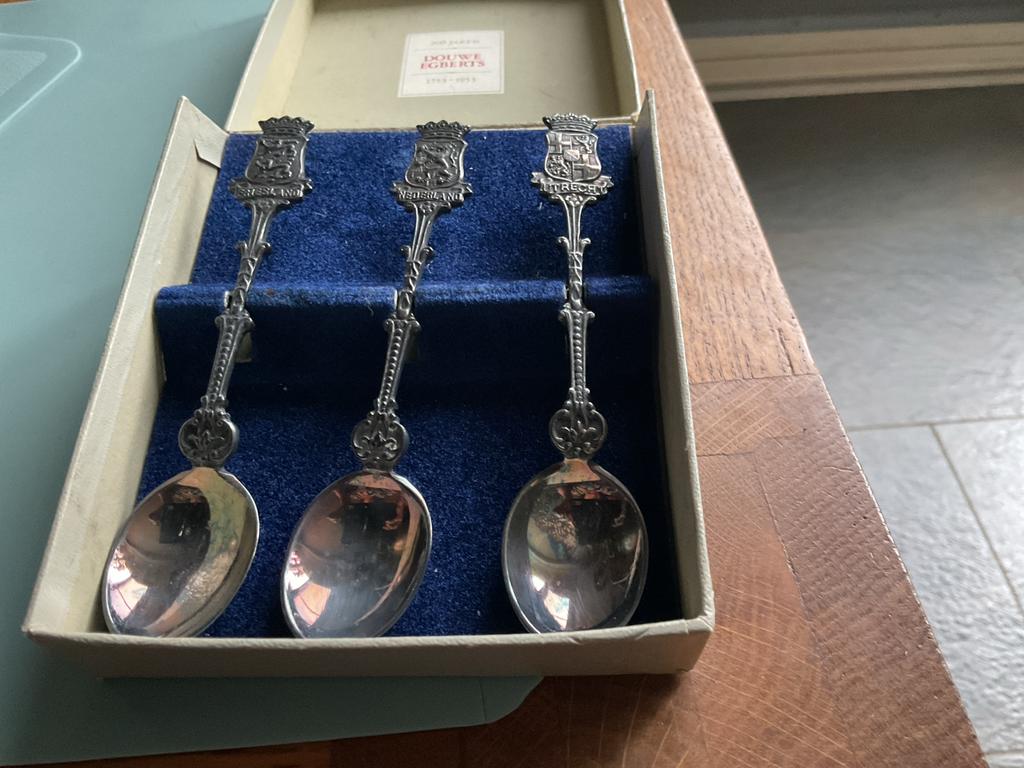Douwe Egberts lepeltjes in originele doos, Antiek en Kunst, Antiek | Bestek, Ophalen of Verzenden