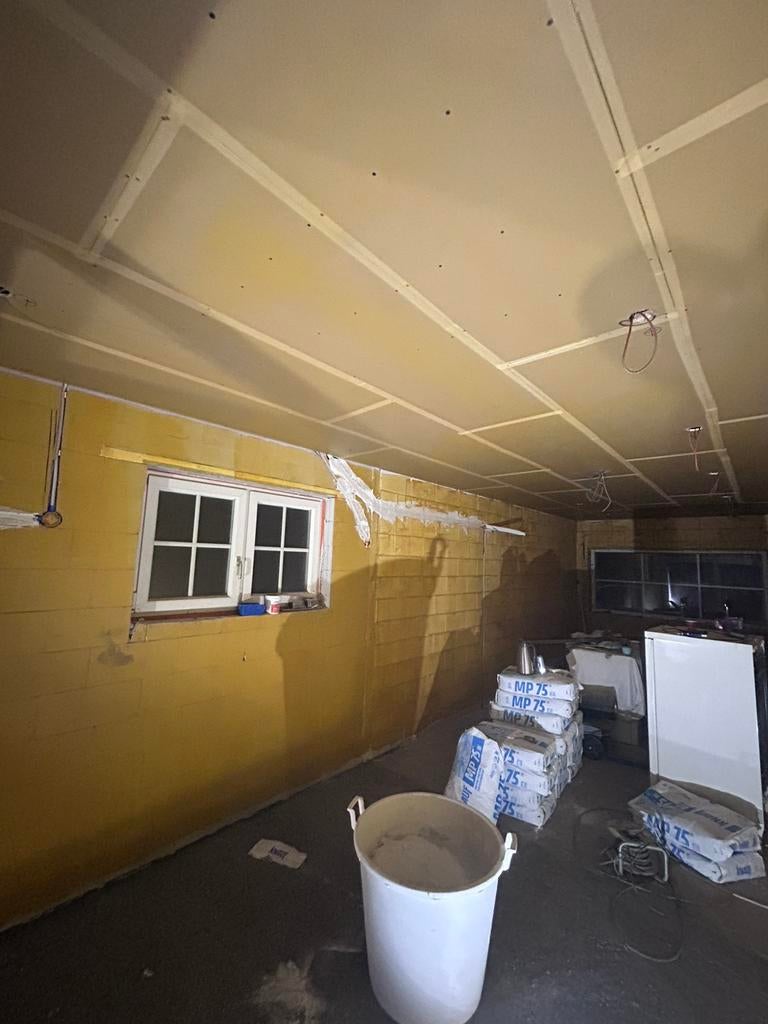 Stukadoor team beschikbaar – muren en plafonds – renovatie, Garantie, Spachtelputz