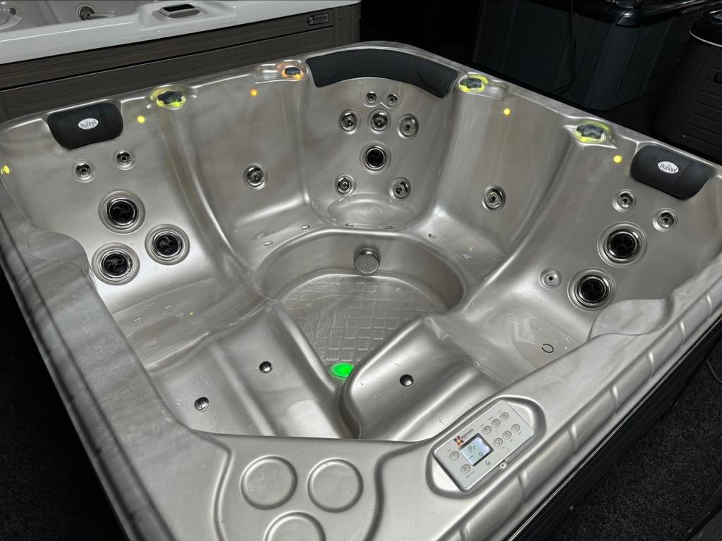 Jacuzzi Grote voorraad gebruikte&nieuwe met garantie, Ophalen of Verzenden, Nieuw