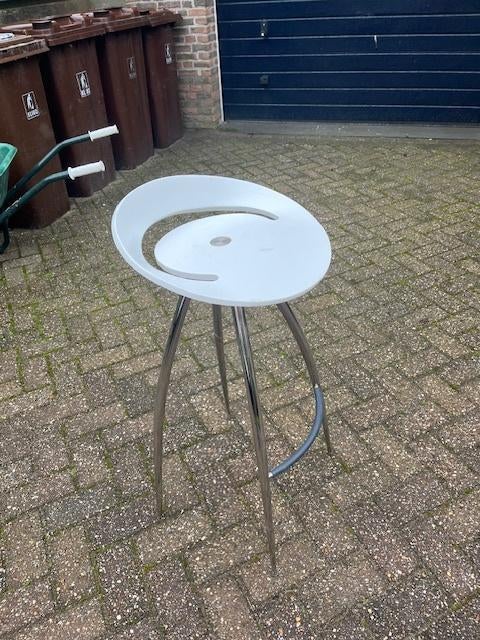 barkruk design Lyra (2 stuks) wit, Ophalen, Met voetsteun, 60 tot 90 cm, Zo goed als nieuw