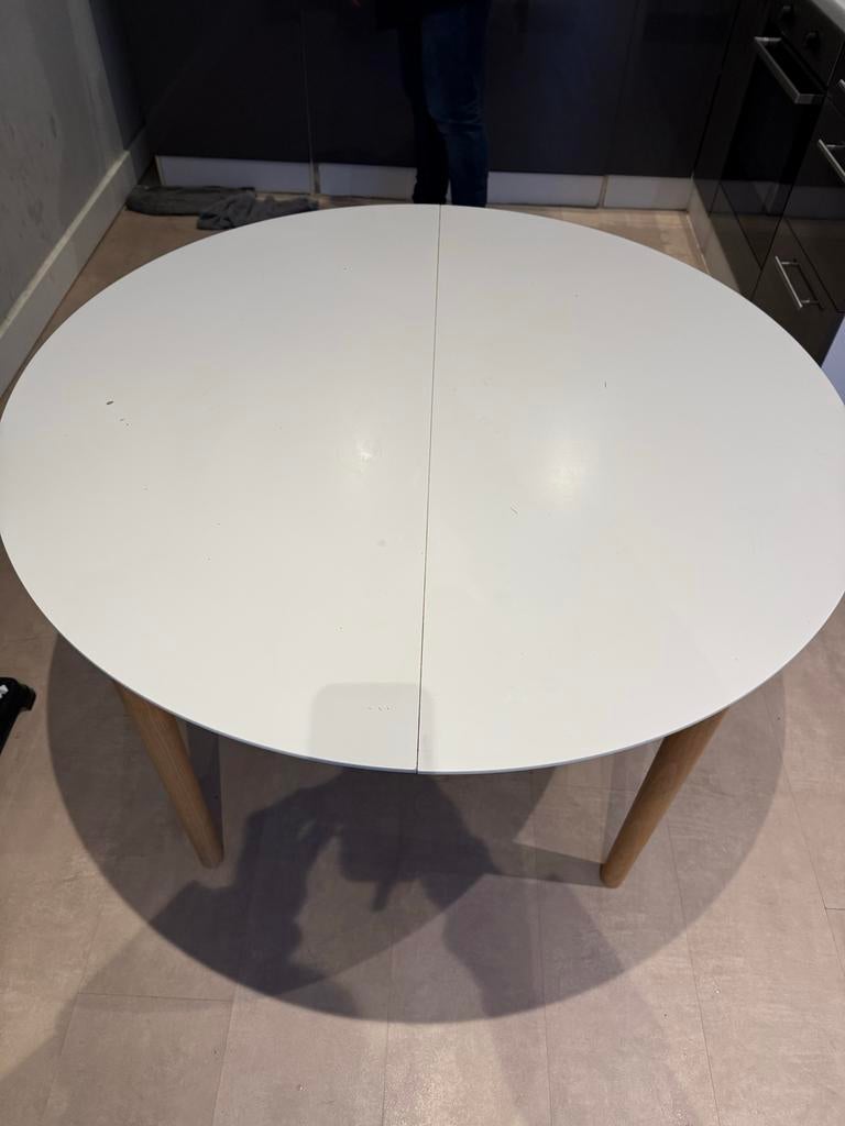 Jysk Uitschuifbare Tafel - Gebruikt, Huis en Inrichting, Tafels | Eettafels, Gebruikt, 100 tot 150 cm, Rond, Ophalen of Verzenden