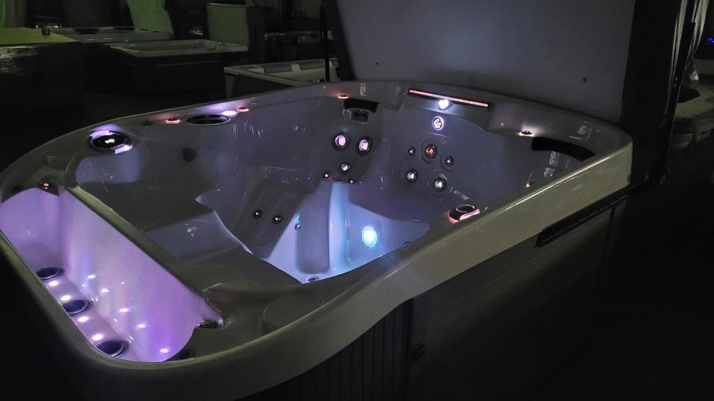 Coast spa jacuzzi, Ophalen of Verzenden, Zo goed als nieuw