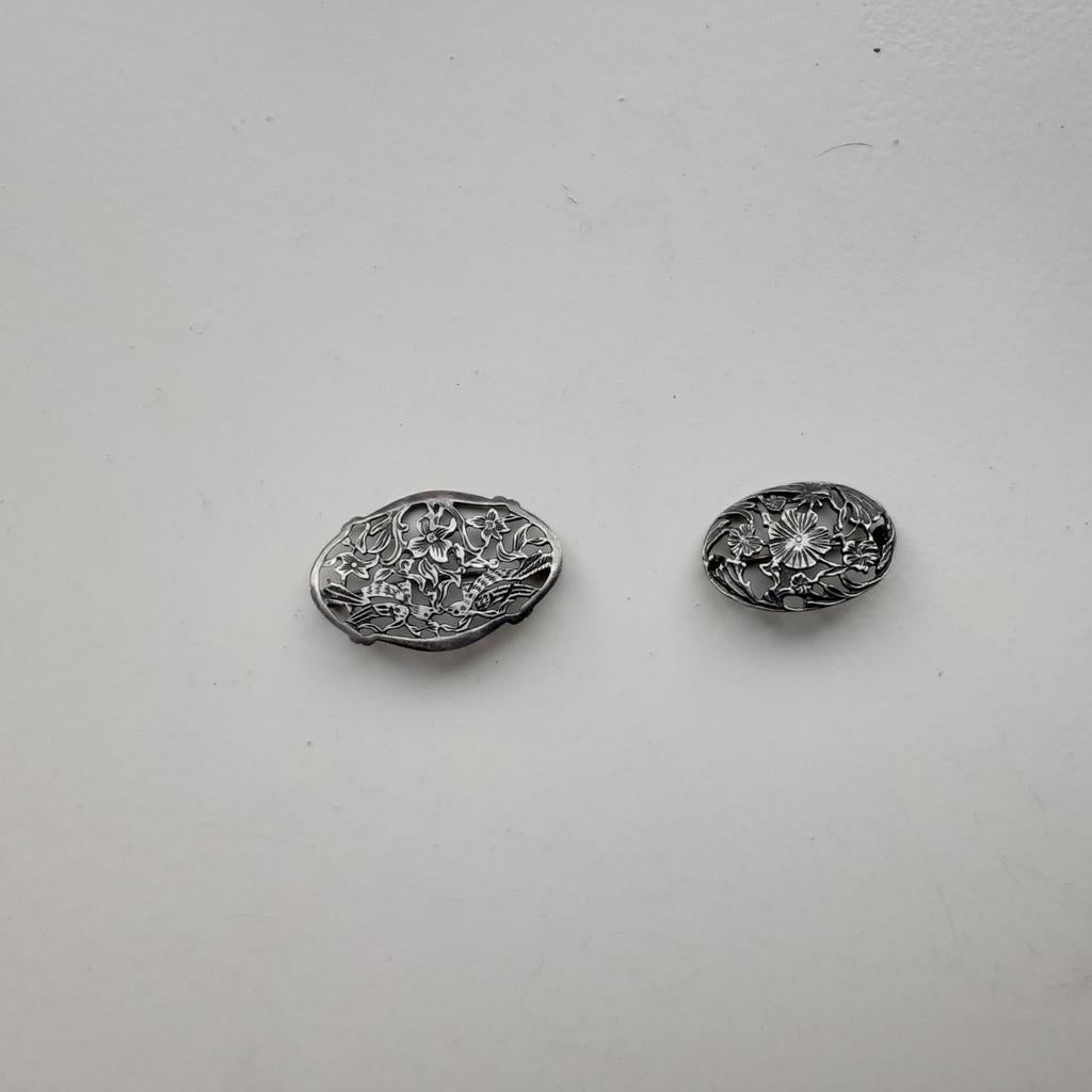 Zilveren broche antiek 2 stuks met nummer, Ophalen of Verzenden