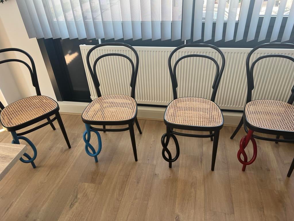 Stoelenmatterij bied aanThonet Riet en Bies Stoelenmatterij, Gebruikt, Zwart, Ophalen of Verzenden, Vijf, Zes of meer stoelen