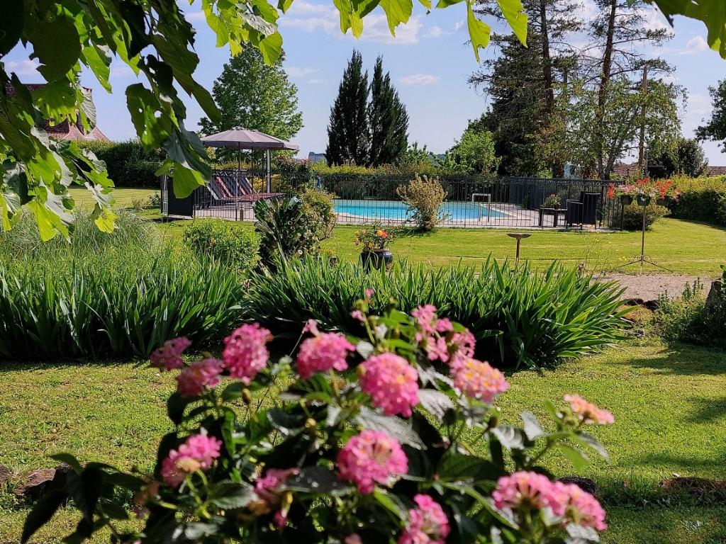 LASTMINUTE Luxe gite Dordogne zwembad AdultsOnly, Wasmachine, 2 slaapkamers, Landelijk, Dordogne