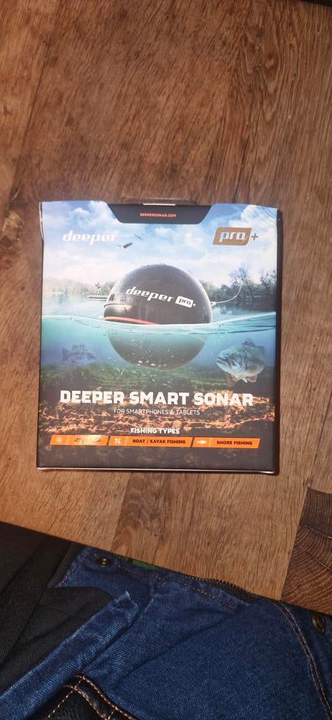 Deeper Pro+ met lader en hengelmount - Ready to go!, Ophalen of Verzenden, Zo goed als nieuw, Kaartplotter of Fish Finder