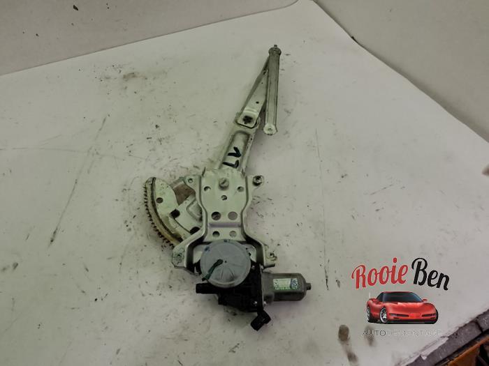Ruitmechaniek 4Deurs links-voor van een Suzuki Alto, Gebruikt, -, -, Ophalen of Verzenden