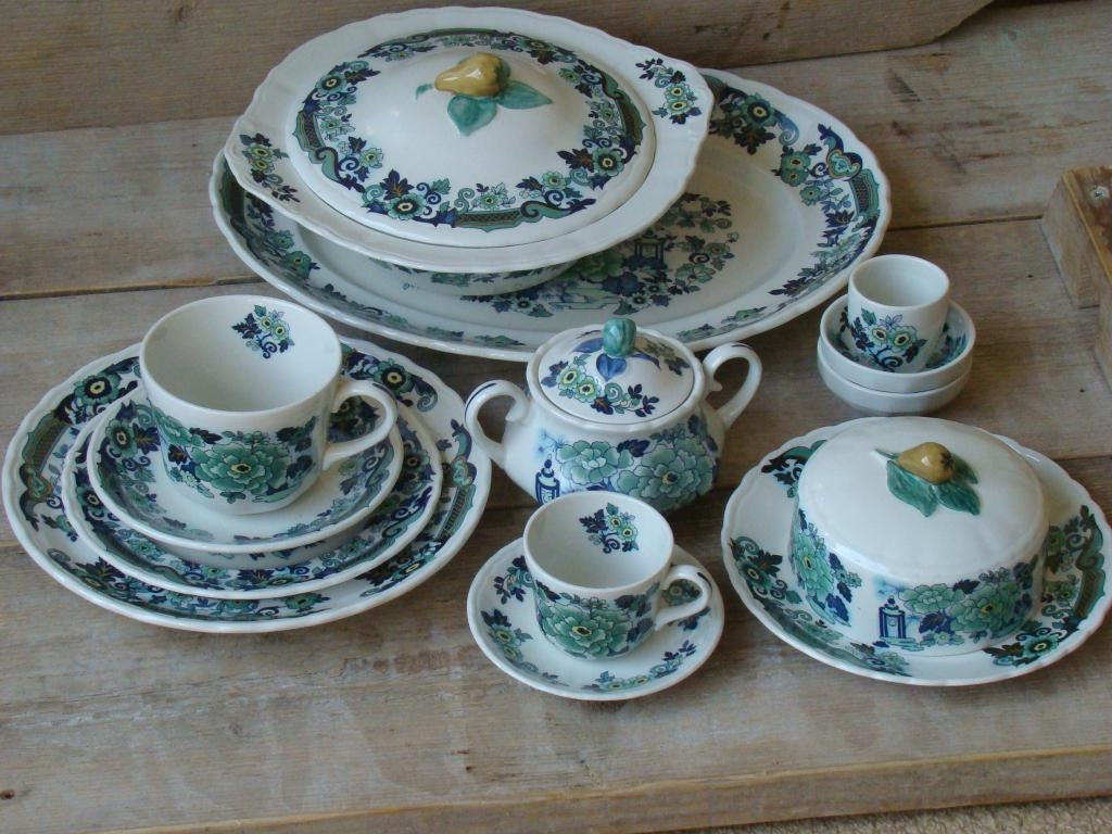 Servies, Engels, Bursley Pottery HAREWOOD, puntgaaf