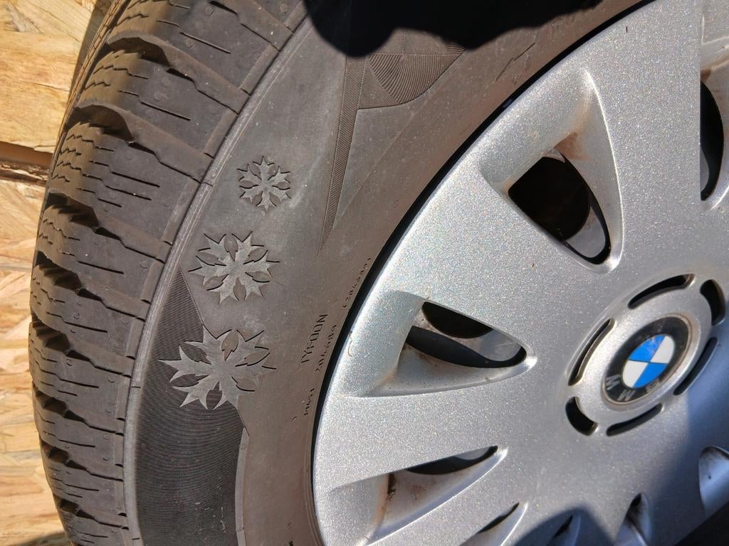 Winterbanden banden Tyfoon  op velgen met dop BMW, Auto-onderdelen, Banden en Velgen, Ophalen, 15 inch, Winterbanden, 195 mm