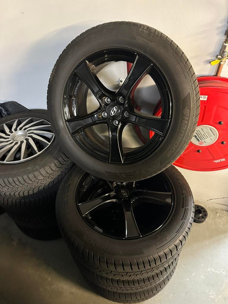 Winterbanden Hyundai Tucson / Kia Sportage 18 inch zwart, Auto-onderdelen, Banden en Velgen, Ophalen, 18 inch, Gebruikt, Winterbanden