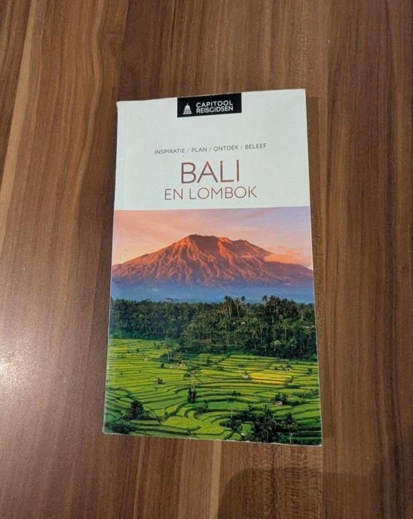 Capitool reisgids - Bali & Lombok, Boeken, Reisgidsen, Capitool, Ophalen of Verzenden, Zo goed als nieuw, Reisgids of -boek