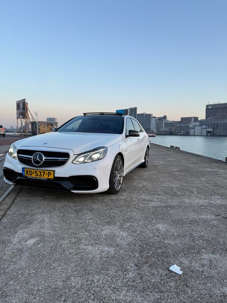 Mercedes-Benz E63 S AMG | VOL OPTIES | AMG OP TOPNIVEAU, Auto's, Mercedes-Benz, Automaat, 5461 cc, Wit, Vierwielaandrijving