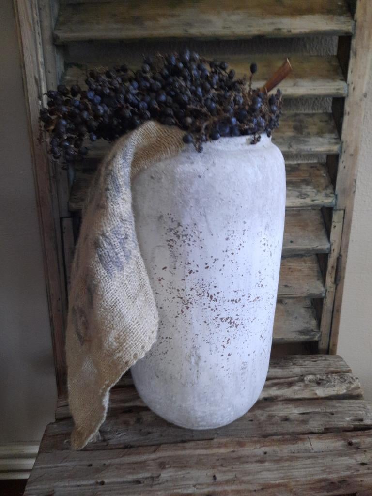 Hoge smalle vaas stenen pot kruik met doek en dadeltak stoer, Ophalen, Zo goed als nieuw, Aardewerk of Porselein, Minder dan 50 cm