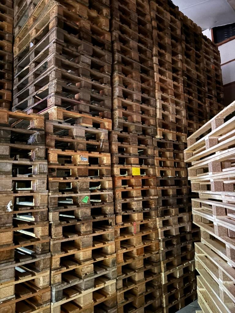 WIJ ZOEKEN EUROPALLETS, Doe-het-zelf en Verbouw, Hout en Planken, Ophalen of Verzenden, Zo goed als nieuw, 50 mm of meer, Pallet
