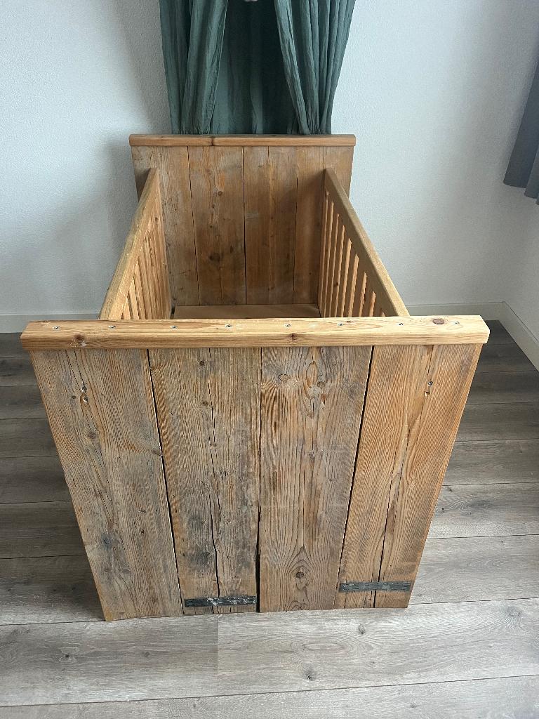 Babykamer: Ledikant, commode, kist, Ophalen, Zo goed als nieuw, Jongetje of Meisje