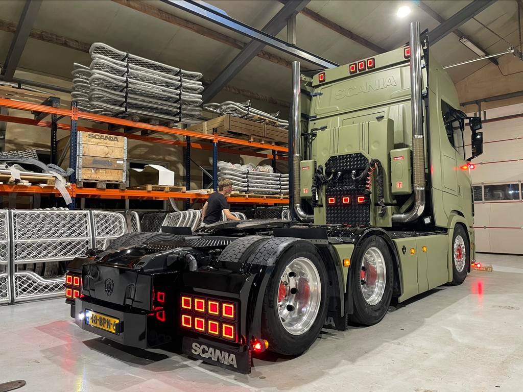 Polyester achterbumper scania, Auto-onderdelen, Ophalen of Verzenden, Scania, Interieur en Bekleding