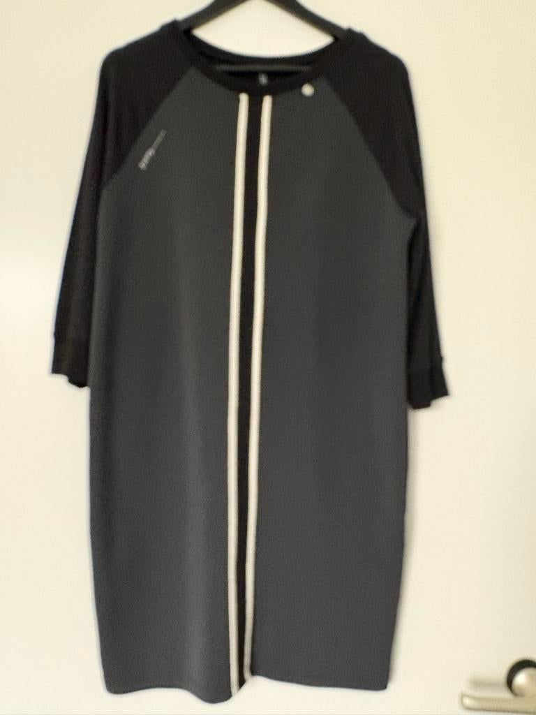 ZIP73 Jurk - Verschillende Materialen - Maat 36/38, Zwart, Ophalen of Verzenden, Zo goed als nieuw, Knielengte