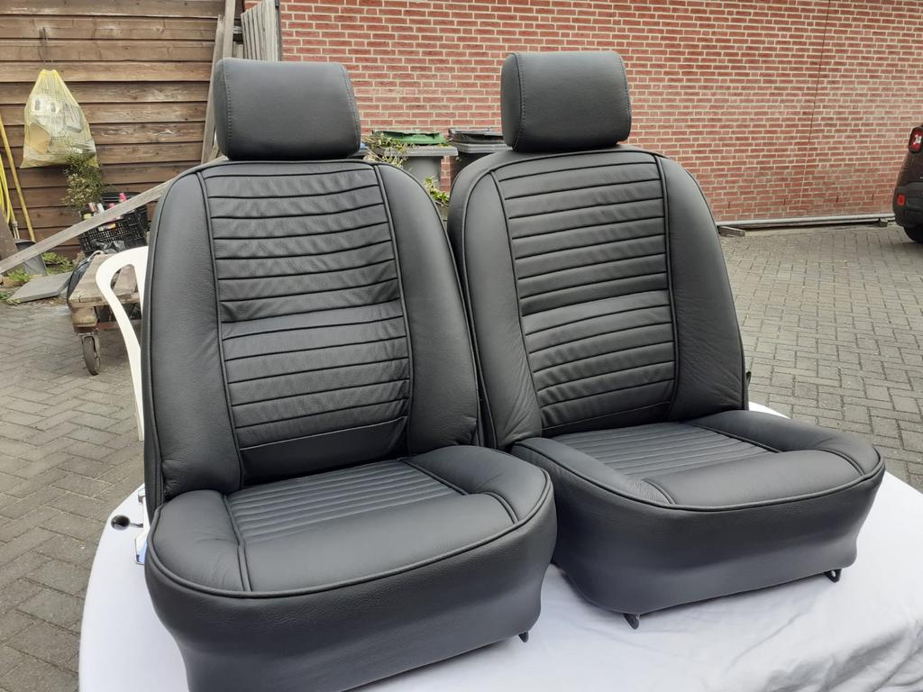 Triumph TR6 leren stoelset (nieuw), Auto-onderdelen, Interieur en Bekleding, Ophalen, Nieuw, Triumph