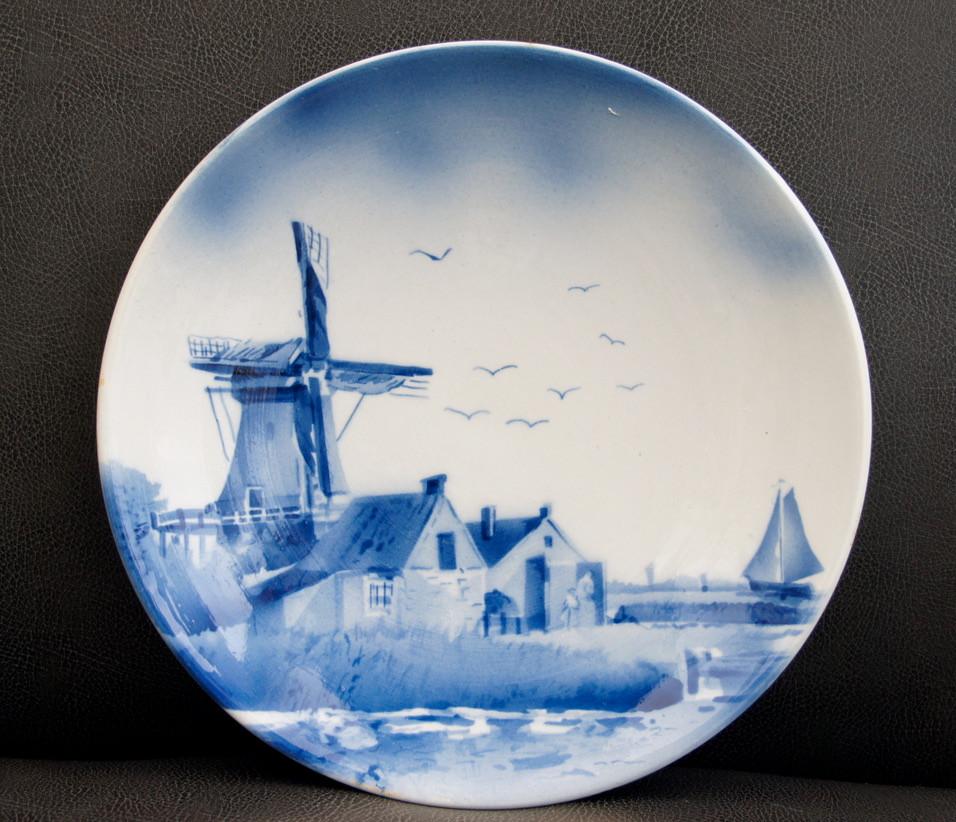 hollands Delfs Blauw wandbordje, Molen, scheepje., Ophalen of Verzenden