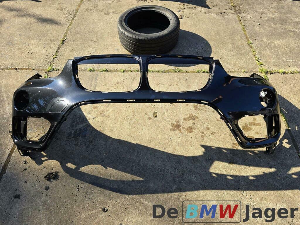 Voorbumper zwart BMW X1 F48 51117453566, Gebruikt, Voor, Ophalen of Verzenden, Bumper