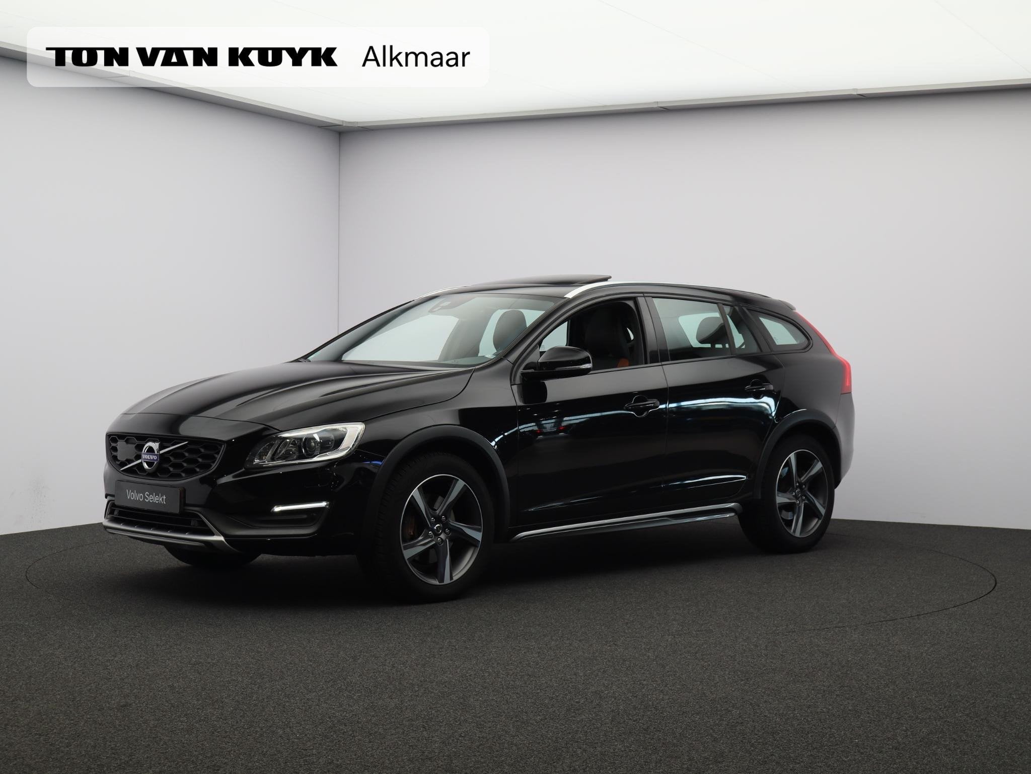 Volvo V60 Cross Country 2.0 T5 Summum Trekhaak, schuif- kant, Gebruikt, Euro 6, 4 cilinders, 1969 cc