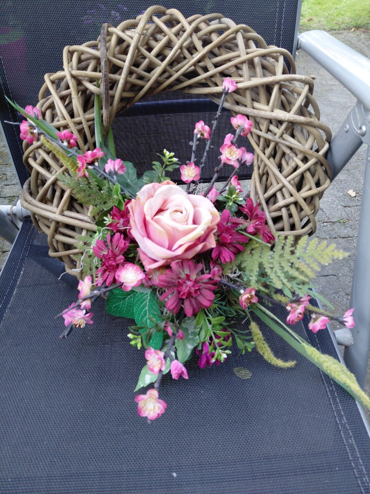 Voordeur krans met zijden bloemen., Huis en Inrichting, Woonaccessoires | Kransen, Ophalen
