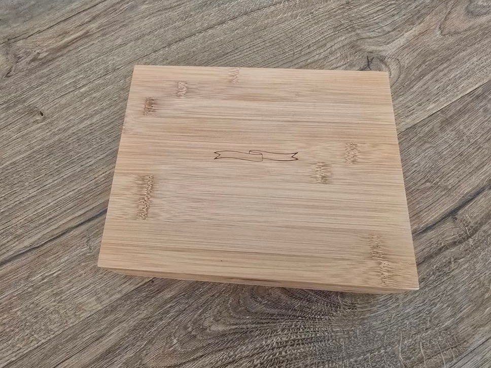 gevulde Pukka  bamboe theedoos met magnetische sluiting, Hout, Nieuw, Ophalen of Verzenden, Theedoos