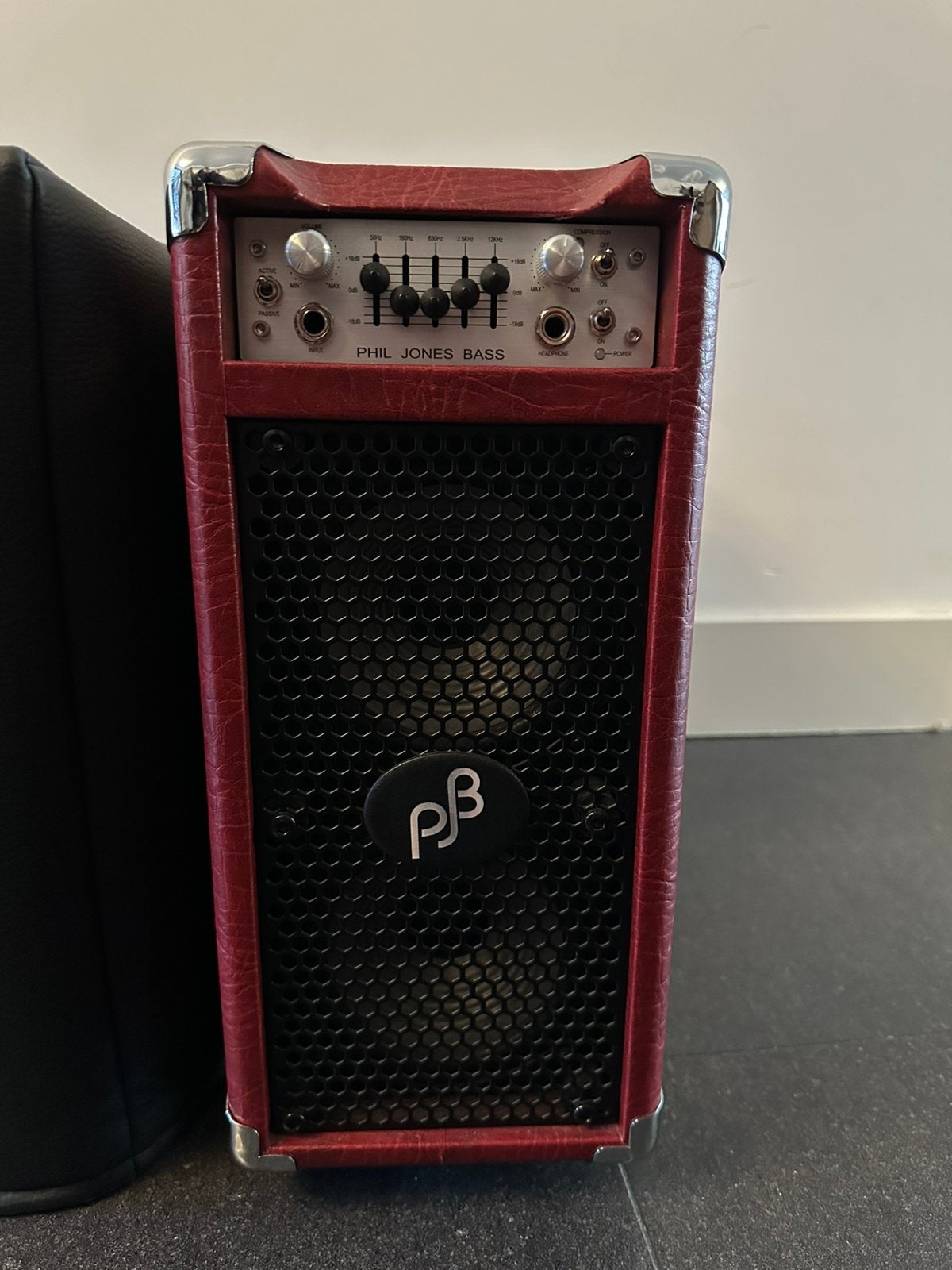 Phil Jones Briefcase, Ophalen, Gebruikt, Basgitaar, 100 watt of meer