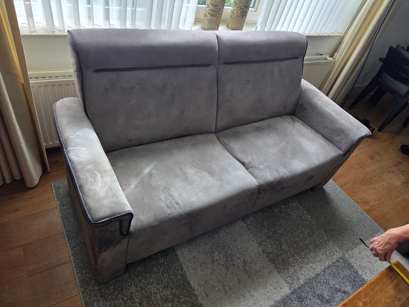 gratis: Twee grijze banken, 170x80cm en 180x80cm, Ophalen, 150 tot 200 cm, Tweepersoons, 75 tot 100 cm