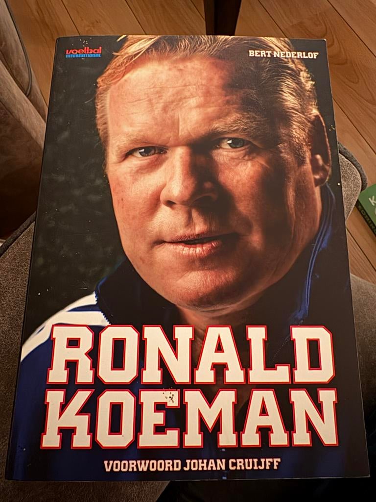 Ronald Koeman Biografie - Voetbal International, Boeken, Ophalen of Verzenden, Zo goed als nieuw, Balsport