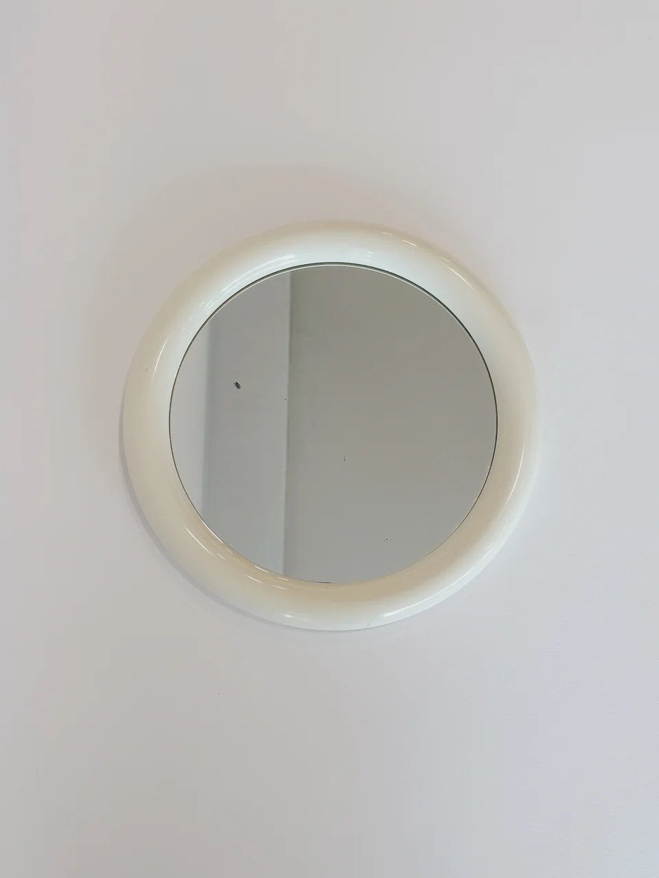 VINTAGE RONDE SPIEGEL MET WITTE LIJST, Huis en Inrichting, Minder dan 50 cm, -, -, Rond