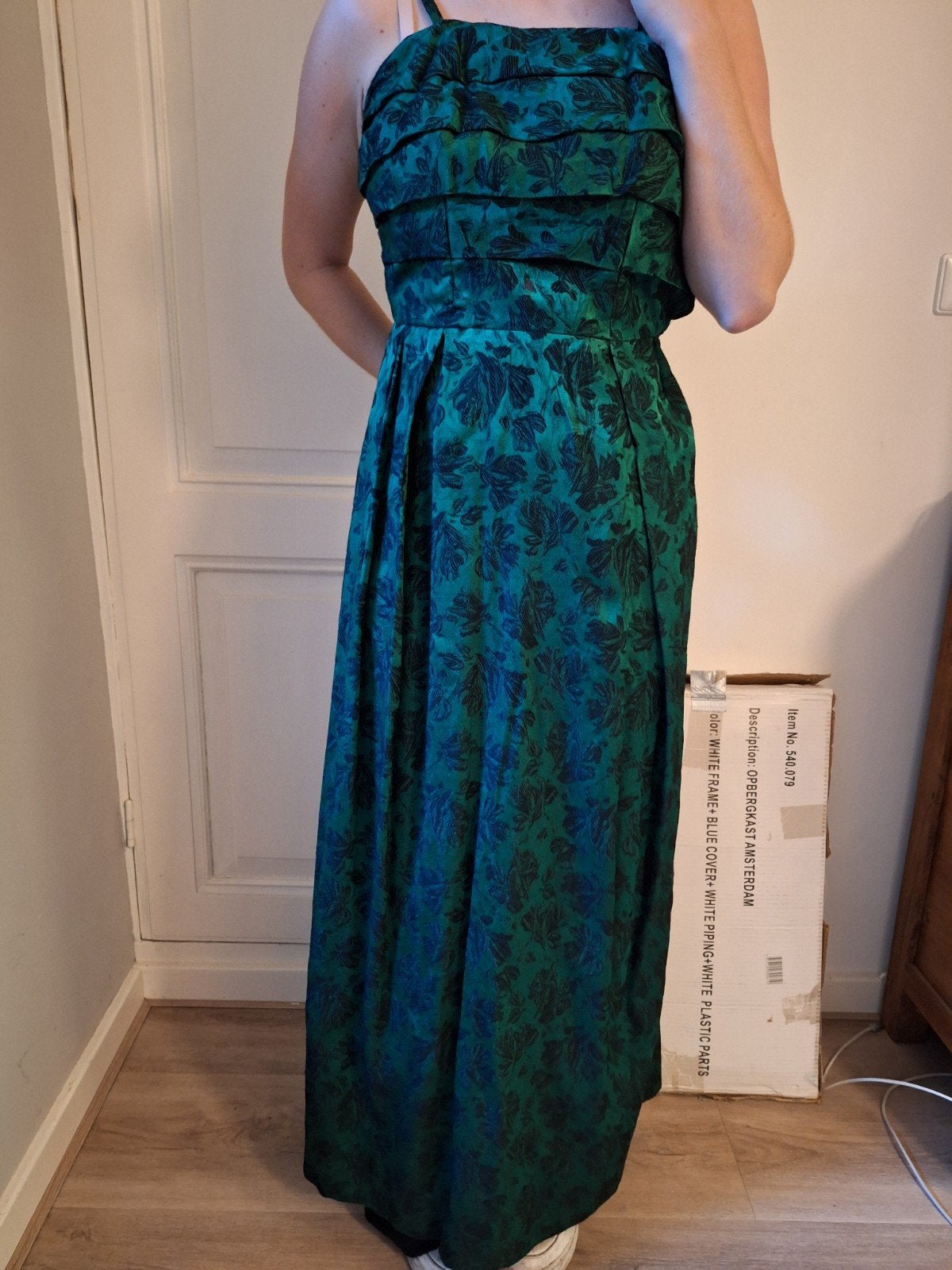 Prachtige groene vintage avondjurk met bloemenprint, Ophalen of Verzenden, Maat 36 (S), Onbekend, Zo goed als nieuw