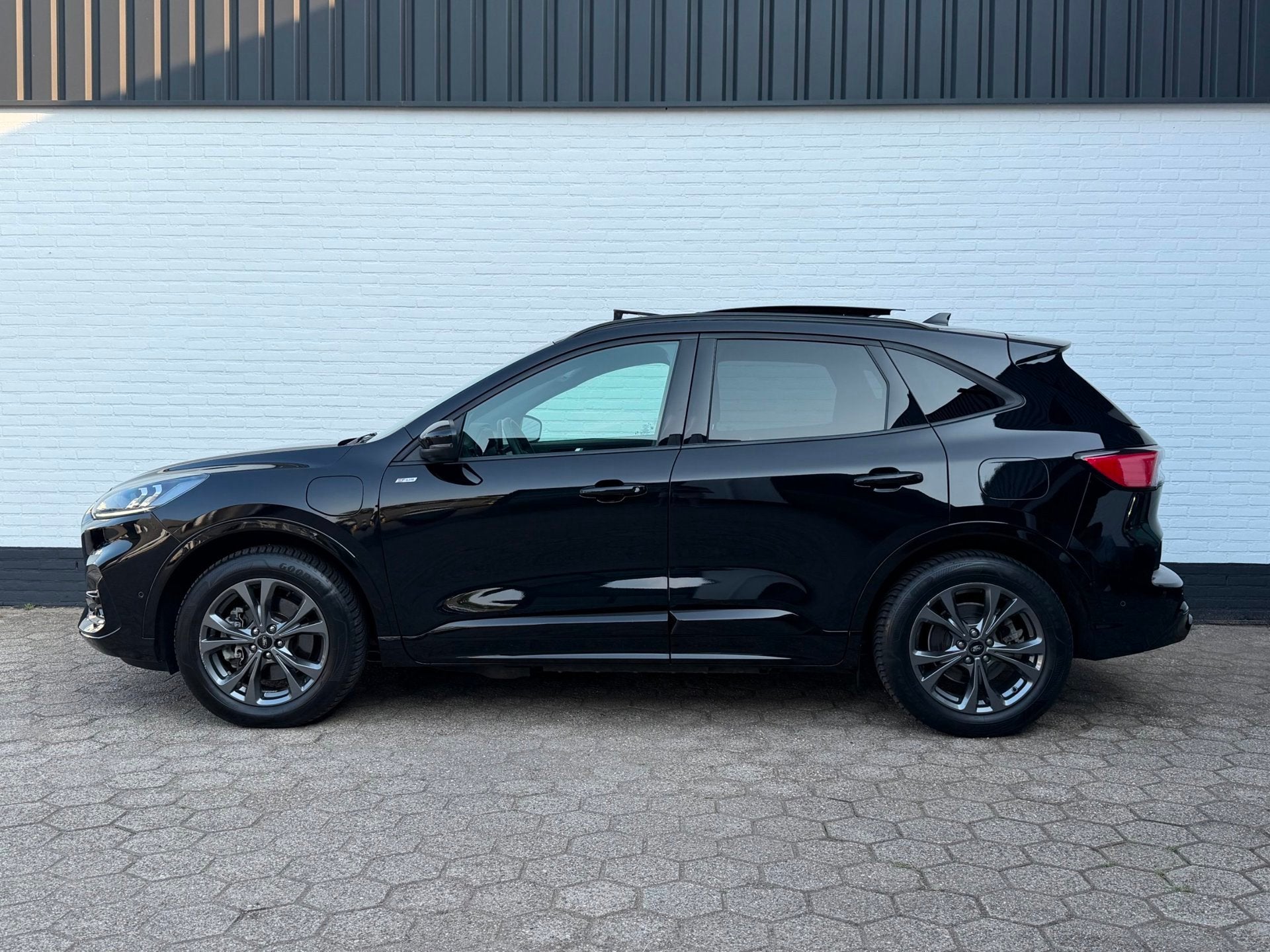 Ford Kuga 2.5 PHEV ST-Line X l PANO l TREKHAAK l ACC l CLIMA, Adaptive Cruise Control, Gebruikt, Zwart, 4 cilinders